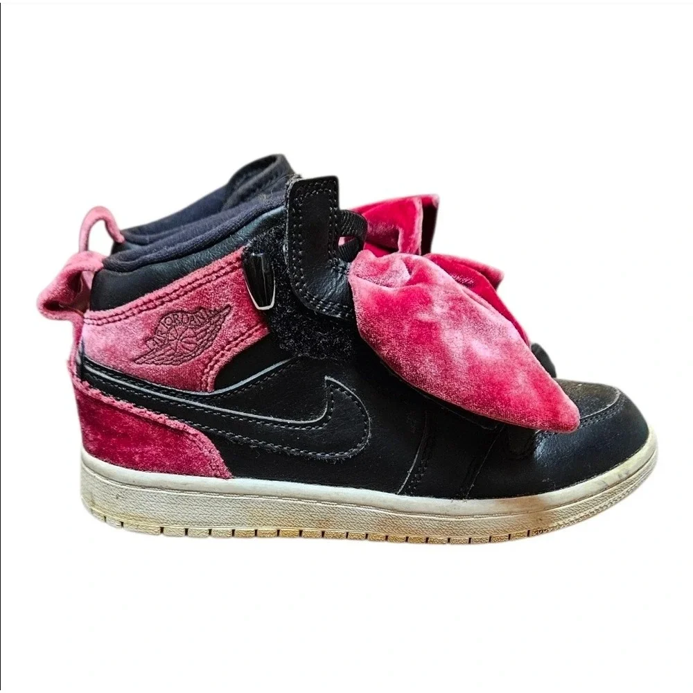 Nike‎ Air Jordan 1 Mid Bow XLD Noble Red Velvet Pink Sneakers Size 1Y CK5677-006